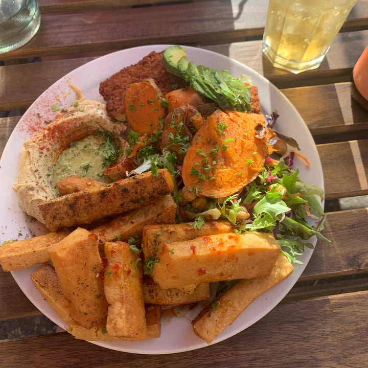 photo of Chickpea restaurant Shnitzelonim platter shared by @jjosiespence on  18 Aug 2022 - review