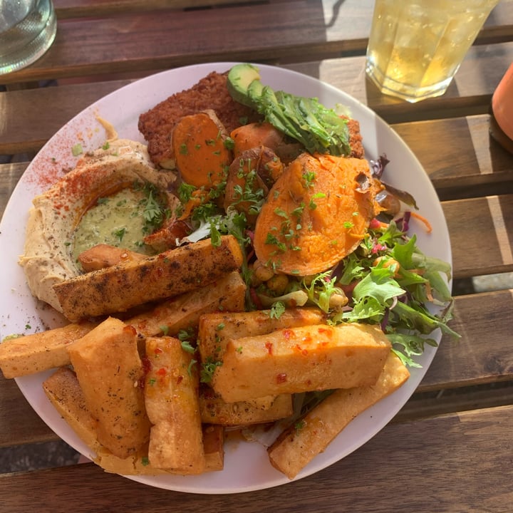 review photo of Chickpea restaurant Shnitzelonim platter shared by @jjosiespence on 18 Aug 2022 - review