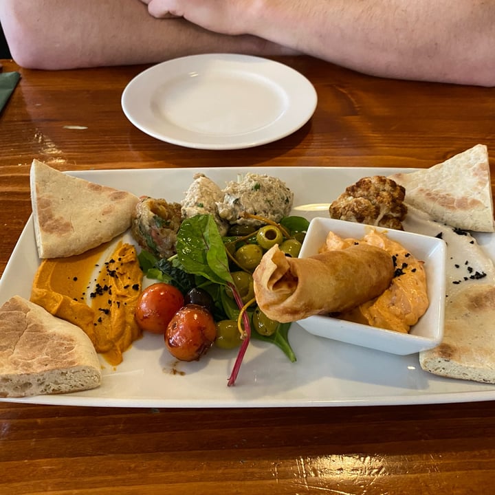 review photo of Kőleves Vendéglő Vegan Sharing Board shared by @elena0208 on 14 Apr 2022 - review