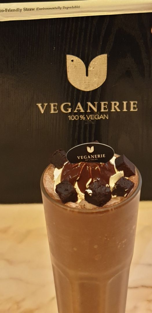 photo of Veganerie Chocolate brownie smoothie shared by @poonyboy on  24 Feb 2019 - review