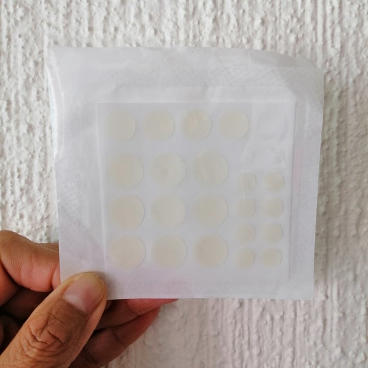 photo of Cosrx Acne pimple master patch shared by @patitas1080 on  08 Jul 2021 - review