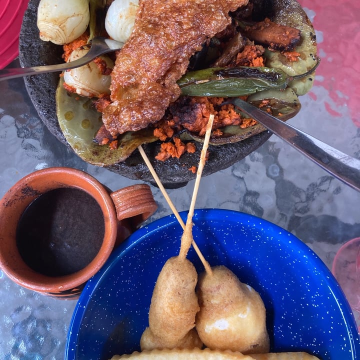 photo of El Monchis Vegano Molcajete Vegano shared by @selenita00 on  27 Aug 2021 - review