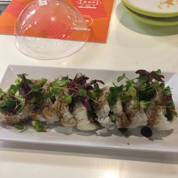 photo of YO! Sushi Yasai roll shared by @ahealy on  22 May 2020 - review