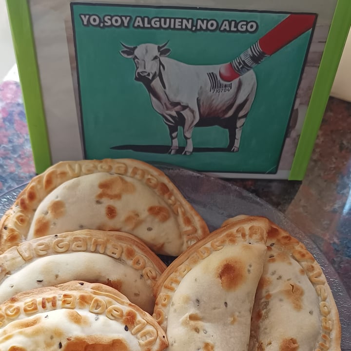 photo of Empanadas de 10 Empanadas De Acelga Y Queso shared by @veganveganita on  27 May 2022 - review