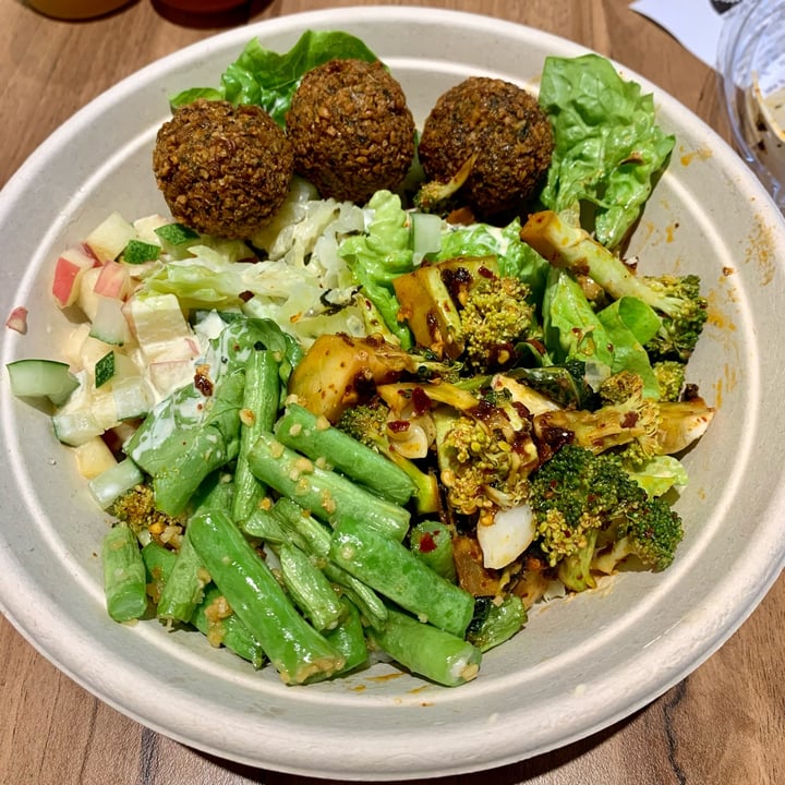 review photo of Nature's Nutrition Falafel Bowl shared by @clarack on 31 Oct 2021 - review
