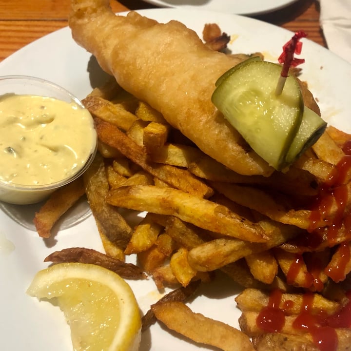 photo of The Hogtown Vegan on College Phish n chips shared by @luana92 on  16 Nov 2021 - review