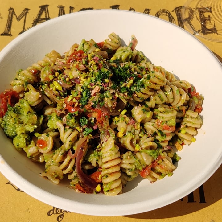 photo of Mangiamore Fusilli Integrali Con Broccoli, Pomodori Secchi E Granella Di Pistacchi shared by @alealealeale on  01 Apr 2022 - review