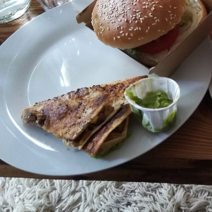 review photo of Café Blattgold Quesadilla shared by @julru on 03 May 2020 - review