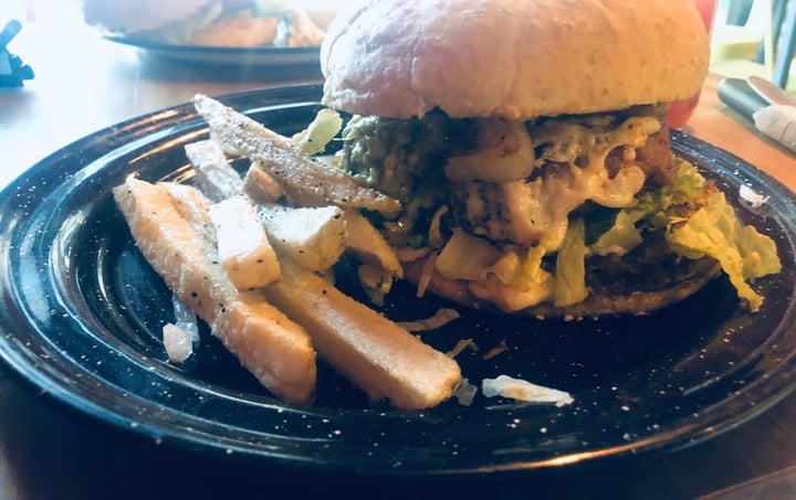 review photo of Revolucion Verde Beyond Burger shared by @alyy on 28 Nov 2019 - review