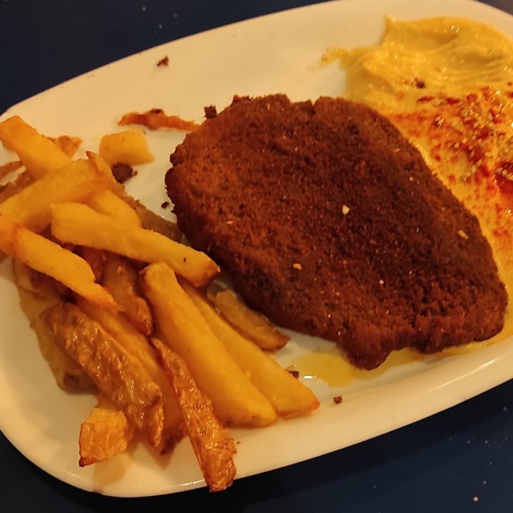 photo of B13 bar Plato combinado. Escalope shared by @rosemarinum on  20 Sep 2022 - review