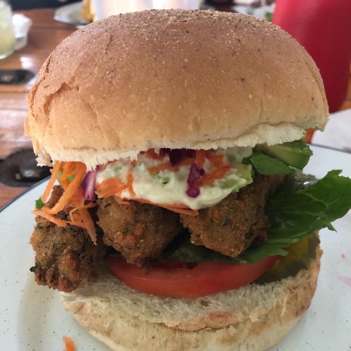 photo of VeganMunch Tofish burger shared by @onearthling on  19 Jul 2020 - review