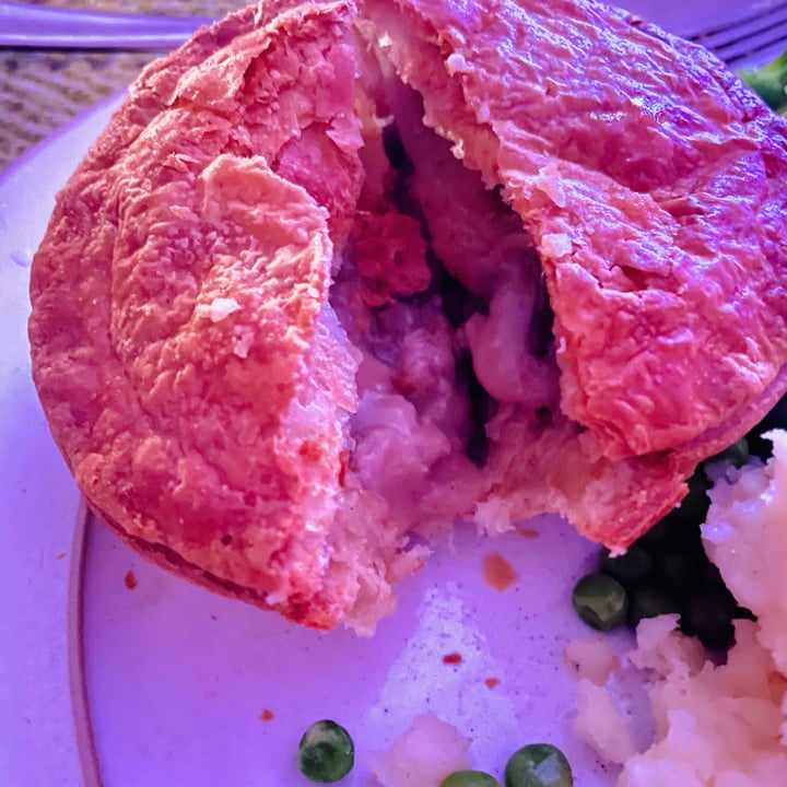 photo of Pukka Pies Chicken & Mushroom Pie shared by @nobloodnotears on  10 Dec 2021 - review