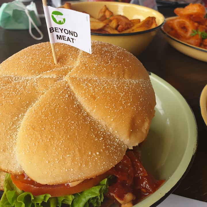 review photo of Asher's Corner Cafe @ Ashers Farm Sanctuary Beyond Burger shared by @jadekaicer on 08 May 2021 - review