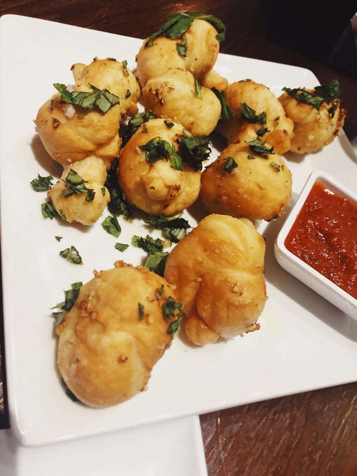 review photo of The Chicago House of 'Za Vegan Pizzeria Garlic knots shared by @karishma14 on 30 Aug 2019 - review