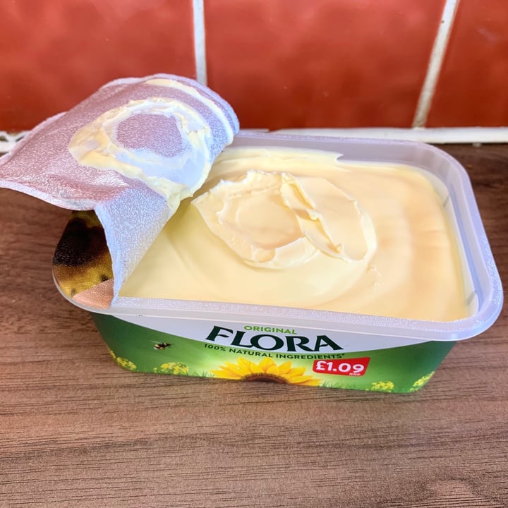 photo of Flora Flora Margarine Original shared by @vegpledge on  26 Jul 2021 - review