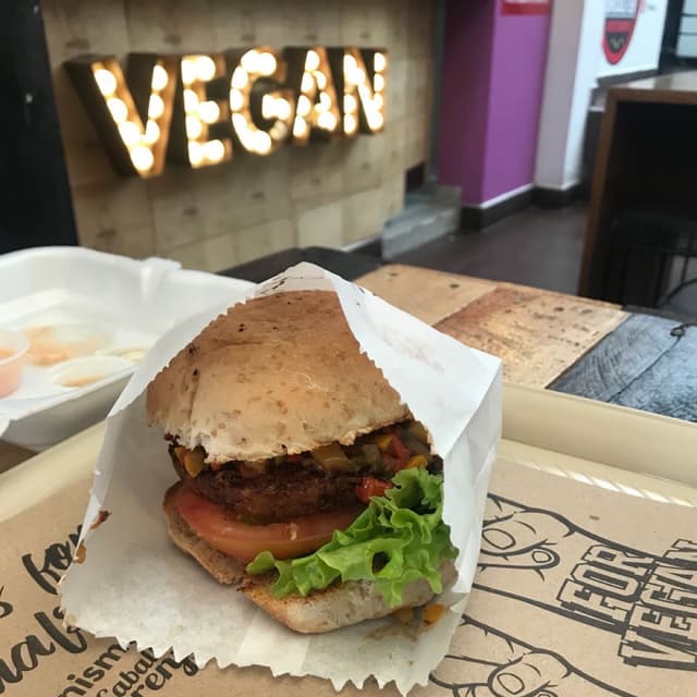 菜肴“Hamburguesa Vegana”的照片
