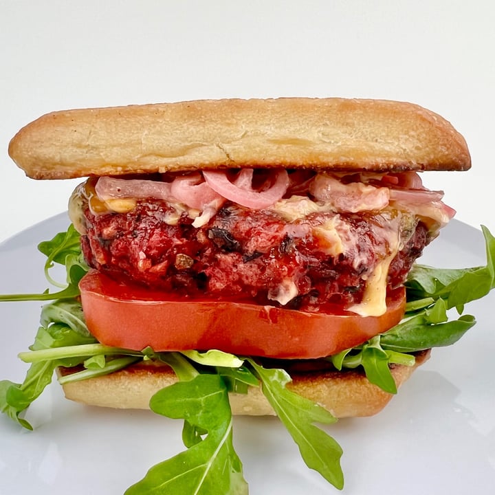 photo of Blossoming Lotus Beet Cheeseburger shared by @pdxveg on  19 Oct 2021 - review
