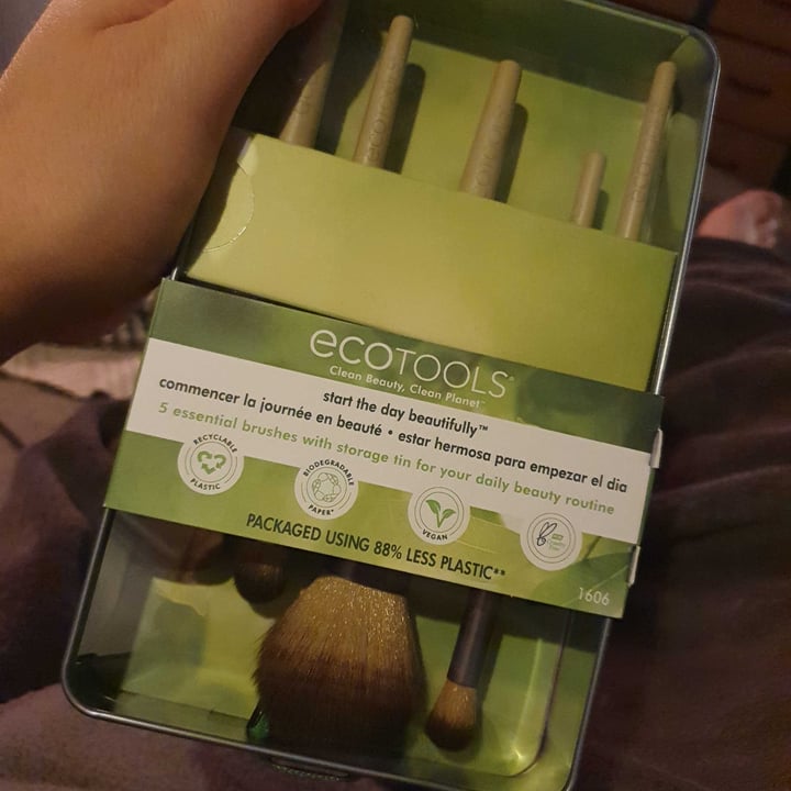 photo of EcoTools 5 Brush Set shared by @jany666 on  17 May 2022 - review