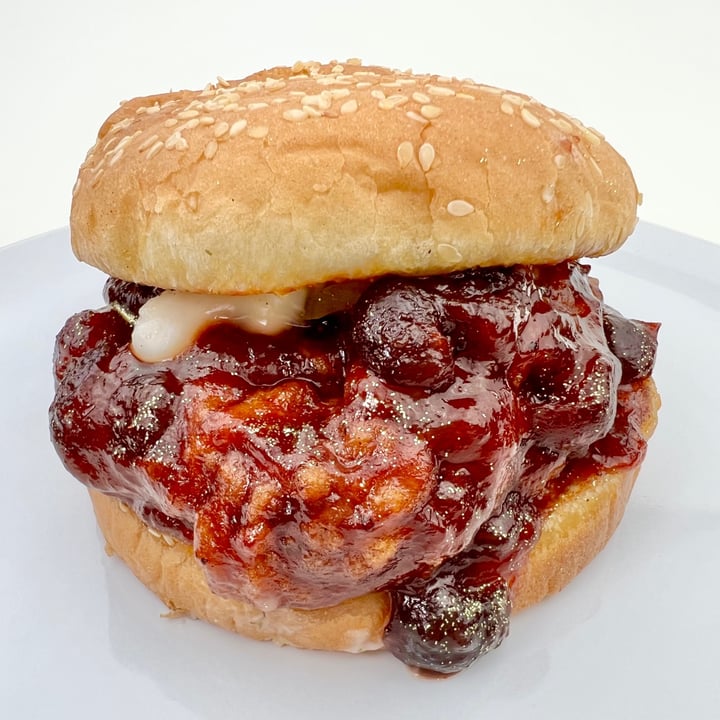 photo of The Mocking Bird Cranberry BBQ Chick’n Sando Special shared by @pdxveg on  05 Dec 2021 - review