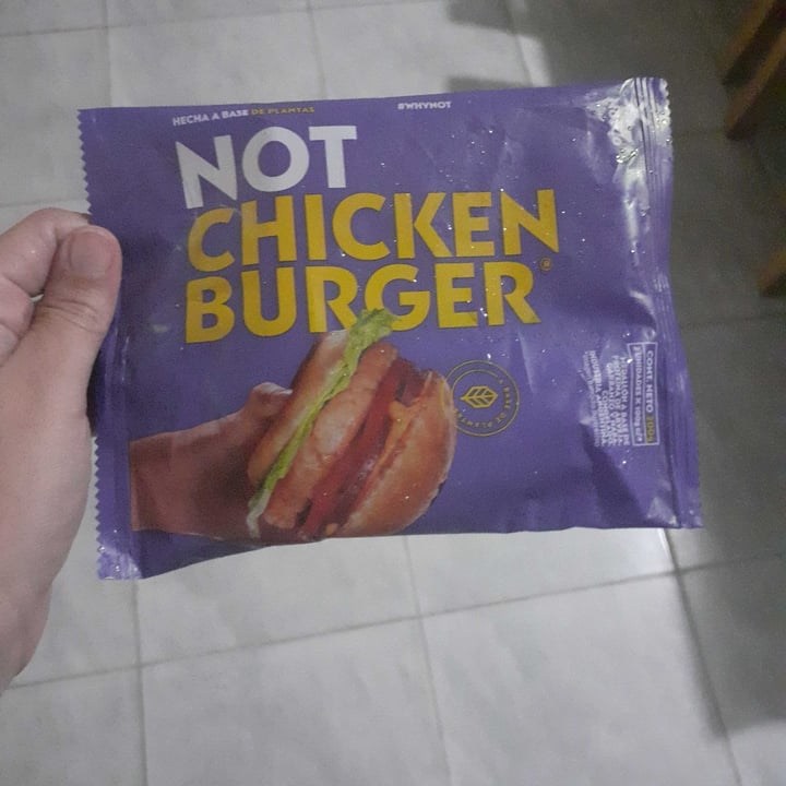 photo of NotCo Not Chicken Burger shared by @cecicloss on  08 Apr 2022 - review