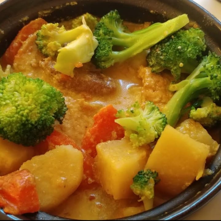 photo of Loving Hut Vegan Restaurant Guru's Curry shared by @idonteatmyfriends on  01 May 2020 - review