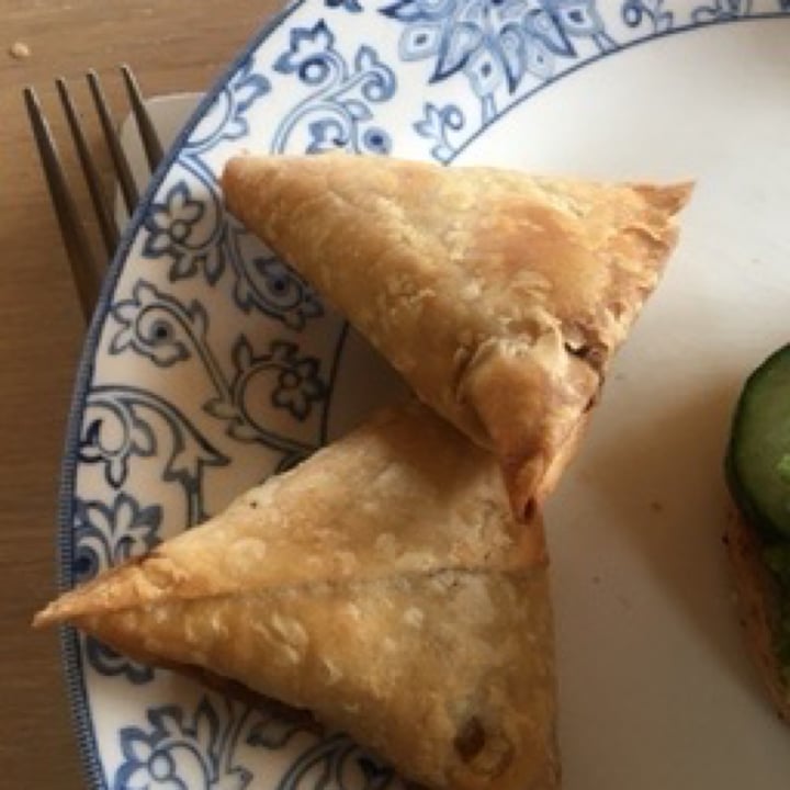 review photo of Gazebo cuisine Vegetable Samosas shared by @chazzybeanxo on 18 Aug 2020 - review