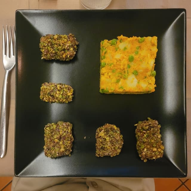 Photo of the dish “Tempeh in crosta con insalata russa”
