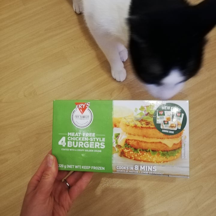 photo of Fry's Family Food Meat Free Traditional Burgers shared by @mareikeks on  05 Dec 2021 - review