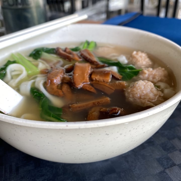 review photo of Frontier Omni Meatball Ban Mian shared by @pomwei on 21 Jan 2022 - review