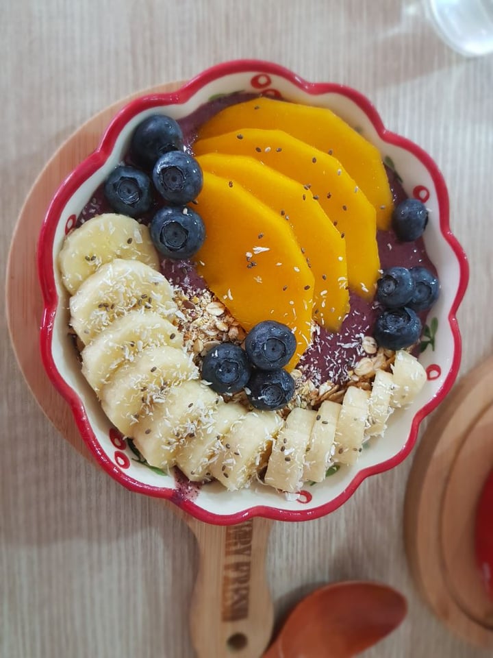 photo of Every Fresh Bar Acai Berry Smoothie Bowl shared by @vegandutchie on  02 Feb 2020 - review