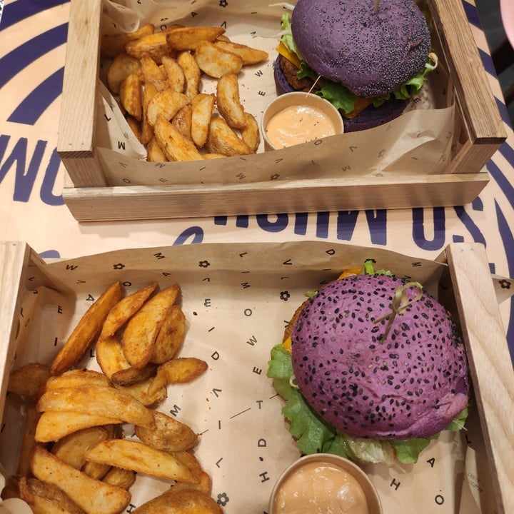 photo of Flower Burger Cherry Bomb shared by @ggiu on  14 Apr 2022 - review