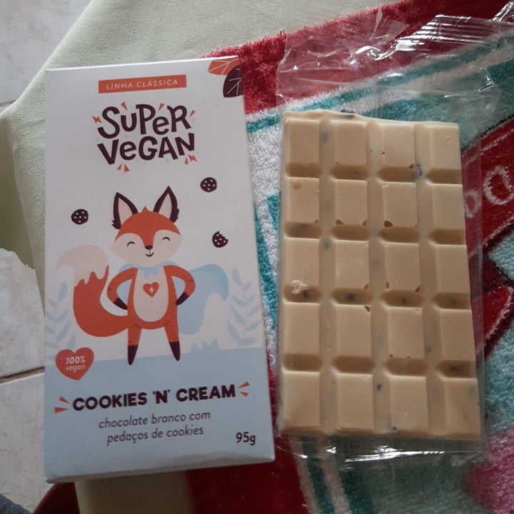 review photo of Super Vegan Chocolate Cookies ‘n’ cream shared by @camila-araujo on 03 Mar 2022 - review