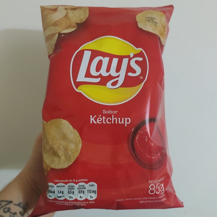 review photo of Lay's Lays Kétchup shared by @veganoporaccidente on 03 Oct 2021 - review