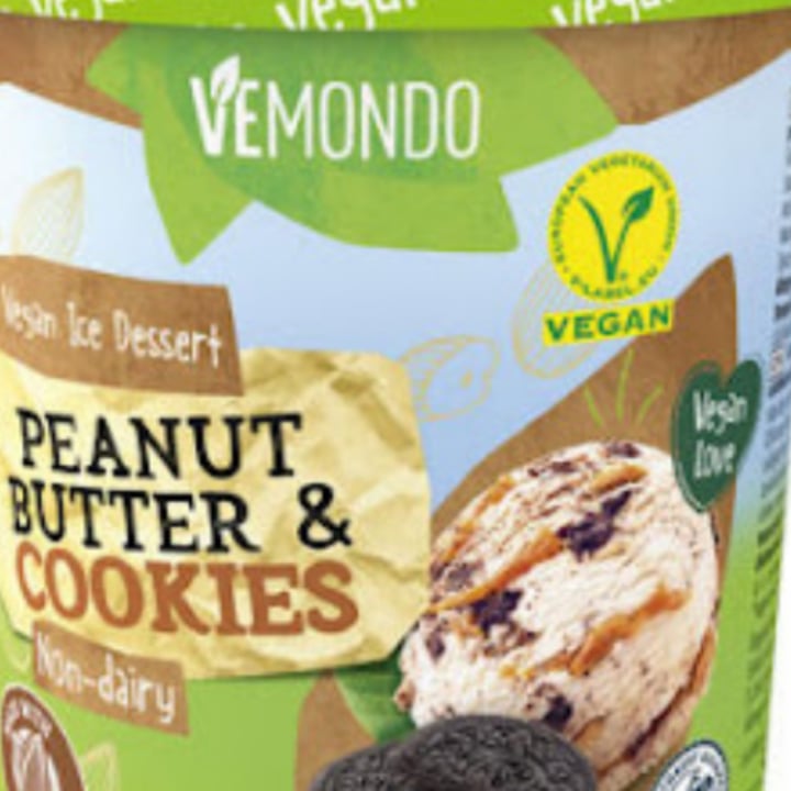 photo of Vemondo Ice cream peanut butter & cookies shared by @bethjat on  11 May 2022 - review