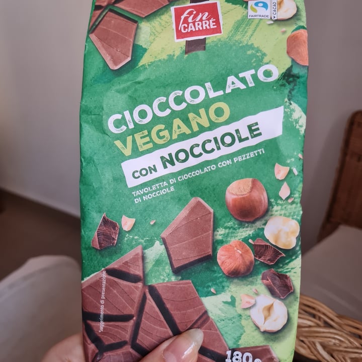 photo of Fin Carré Chocolate con avellanas troceadas shared by @elire on  22 May 2022 - review