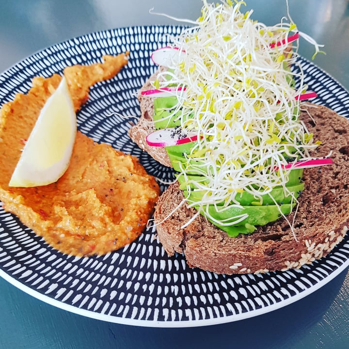 photo of Olivia's Pantry Smashed Avocado on Toast shared by @vegan-vixen on  12 May 2020 - review