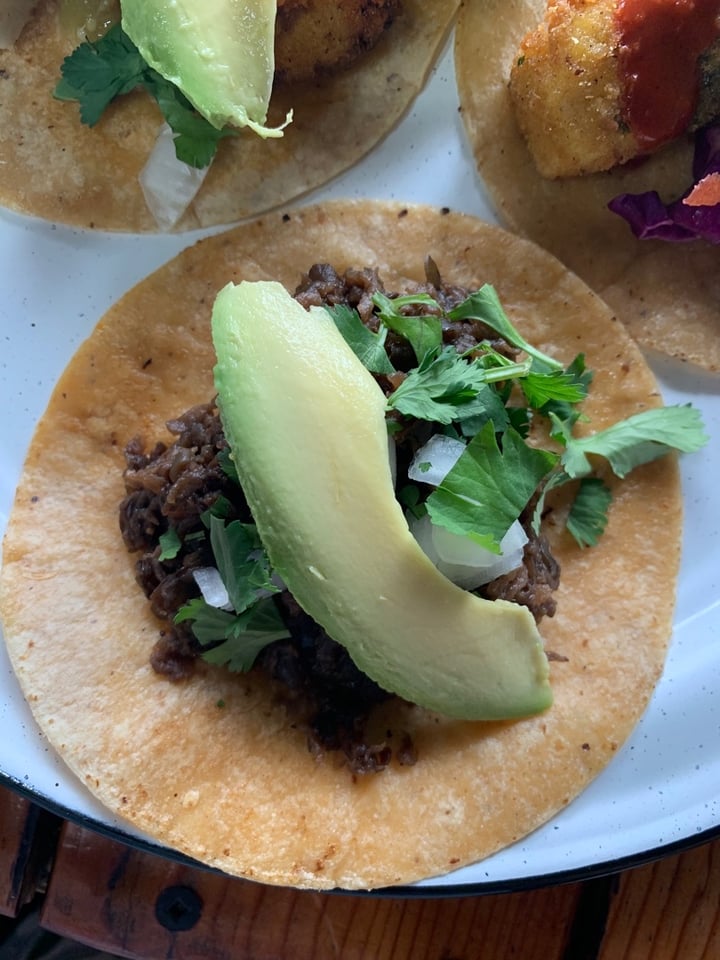 photo of VeganMunch Tacos Veganos shared by @ericka1 on  13 Mar 2020 - review