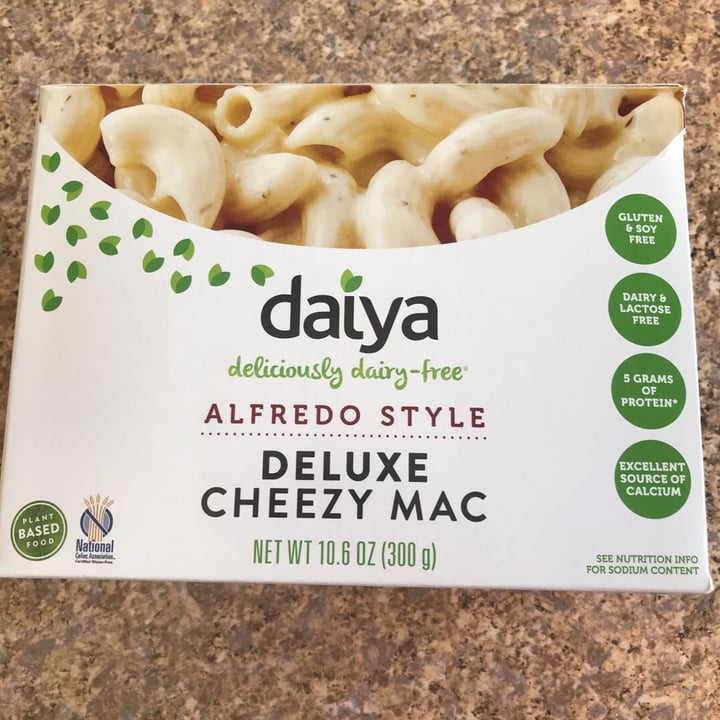 review photo of Daiya Alfredo Style Deluxe Cheezy Mac shared by @hanrezac on 28 Jan 2019 - review