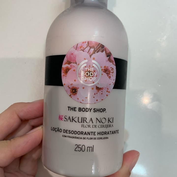 photo of The Body Shop Hidratante corporal shared by @patriciakhoury on  17 Apr 2022 - review
