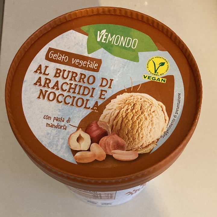 photo of Vemondo gelato vegetale burro d'arachidi e nocciola shared by @g1ul1a on  12 Jun 2022 - review