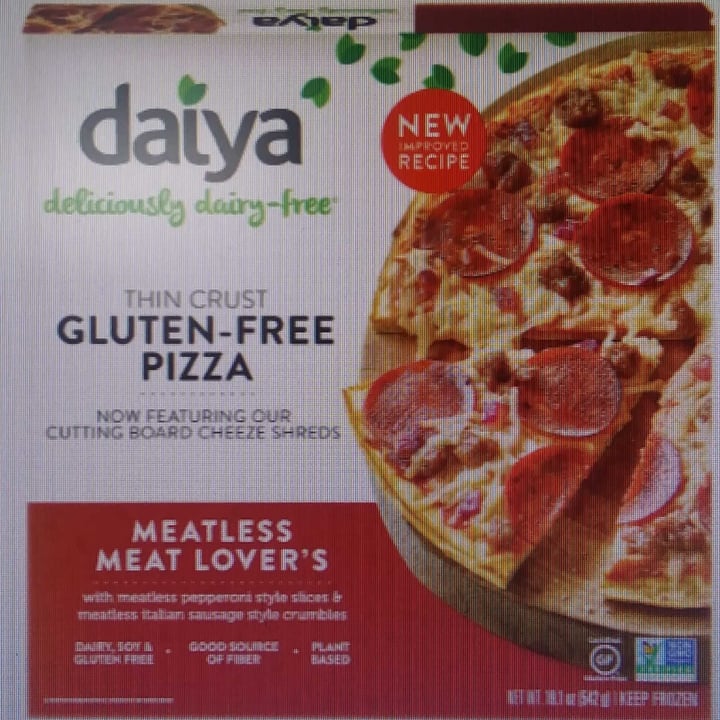 photo of Daiya Thin crust gluten-free pizza meatless meat lovers shared by @coachlaura44 on  25 May 2022 - review