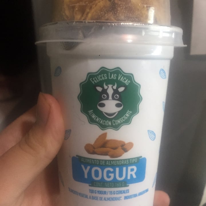 review photo of Felices Las Vacas Yogurt de Almendras con Cereales shared by @melvegan on 09 Jun 2020 - review