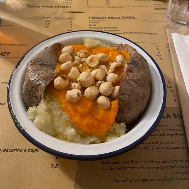 Photo du plat “Patata Ripiena (Crema Di Zucca, Nocciole E Olio Alla Salvia)”