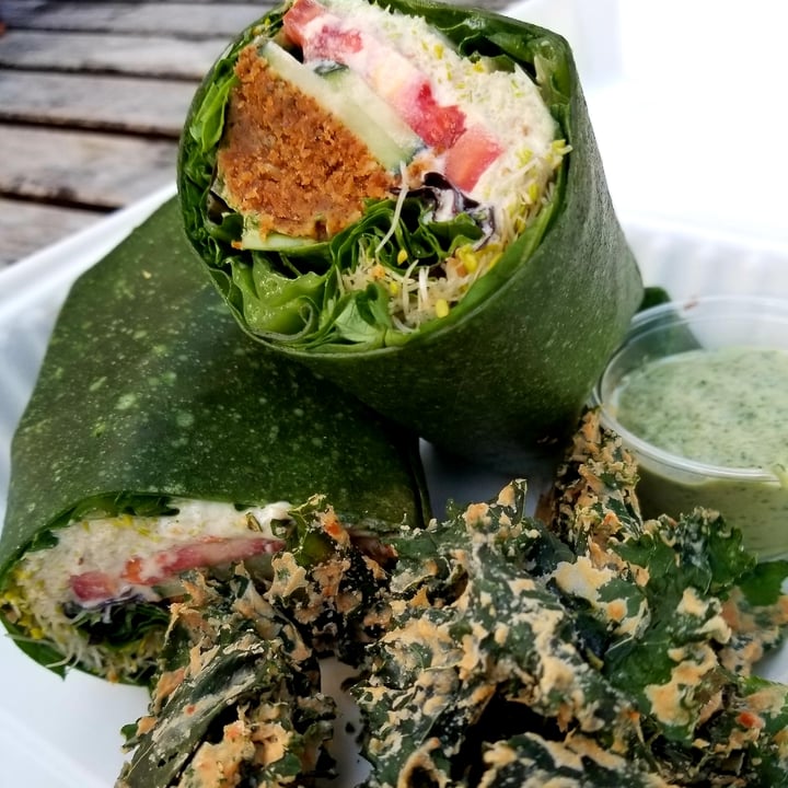 photo of Peace Pies Majestic Mediterranean Wrap shared by @chickpeaandlotus on  12 Aug 2020 - review
