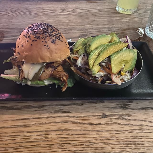 菜肴“The Frontliner Burger”的照片