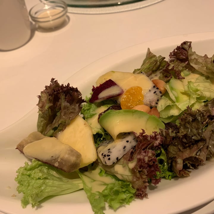 photo of SUFOOD Singapore Energized salad with Avocado and Macadamia shared by @georgejacobs on  13 Aug 2020 - review