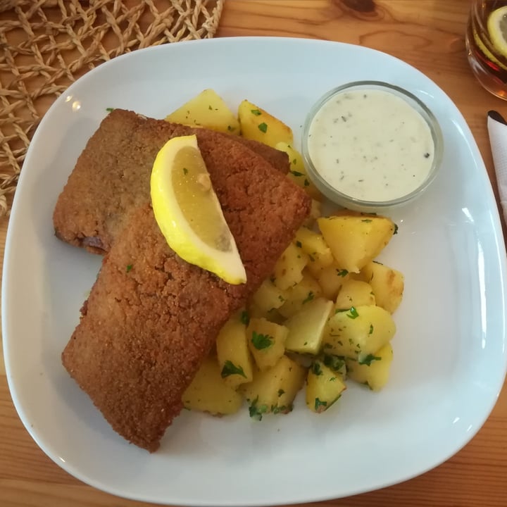 photo of Restaurant Landia Schnitzel with Potatoes shared by @chiarabek on  05 Sep 2022 - review