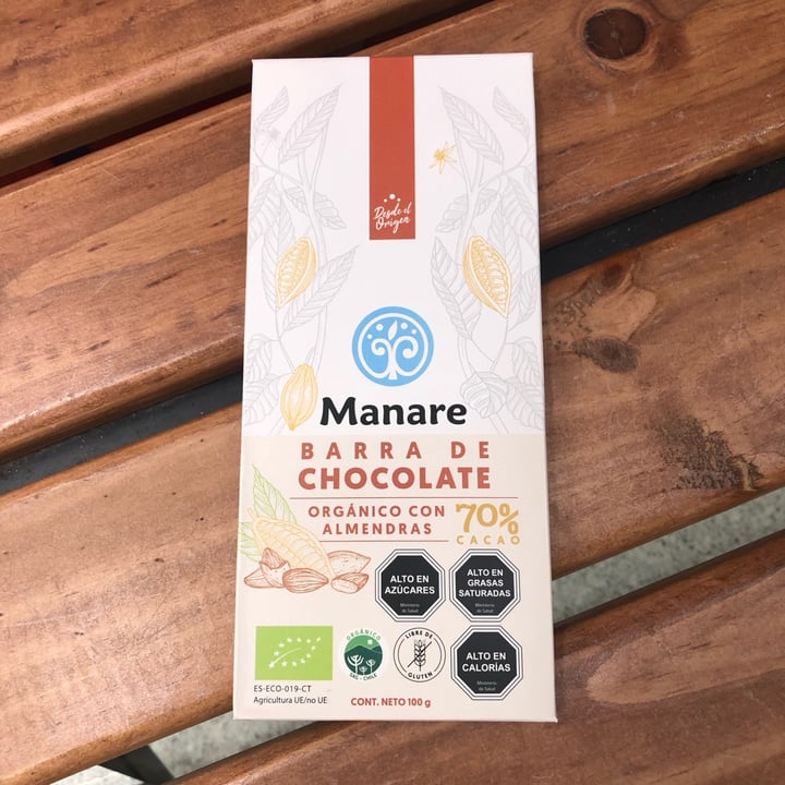 photo of Manare chocolate Con Almendras 70% cacao Organico shared by @veganosanfernando on  22 Jun 2022 - review