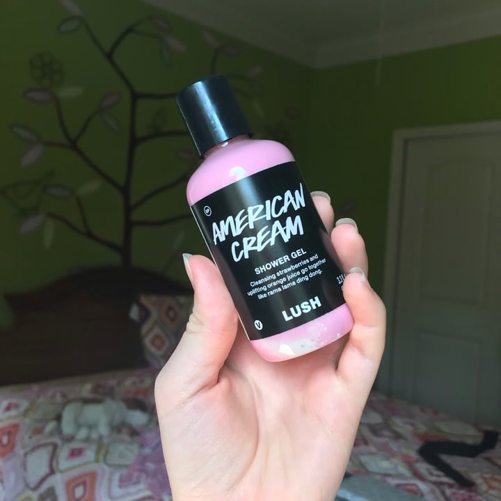 review photo of LUSH Fresh Handmade Cosmetics American Cream Shower Gel shared by @jojomaggie17 on 30 Apr 2020 - review