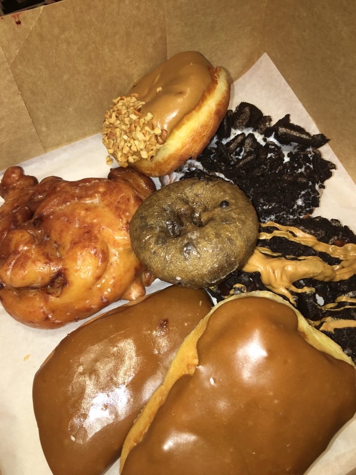 review photo of Voodoo Doughnut V Maple Bar shared by @hofmanemily on 04 Dec 2019 - review